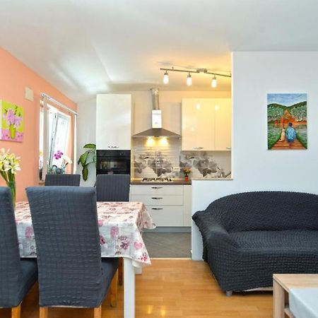 Apartman Eda พูลา ภายนอก รูปภาพ