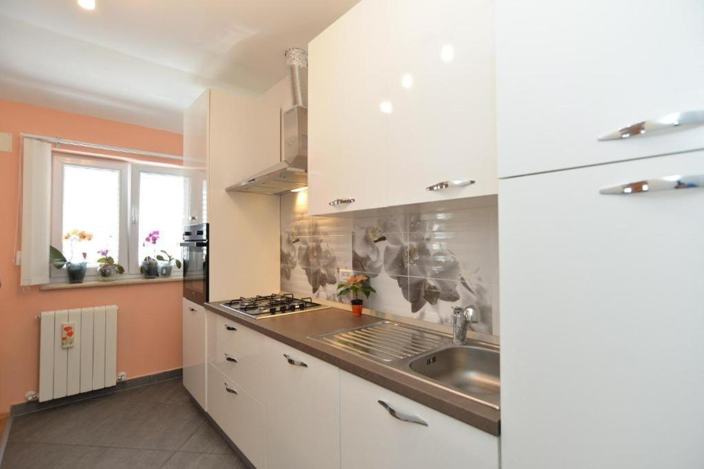 Apartman Eda พูลา ภายนอก รูปภาพ