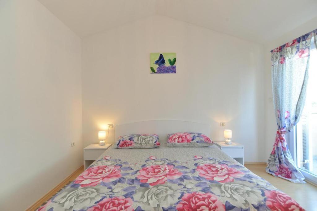 Apartman Eda พูลา ภายนอก รูปภาพ