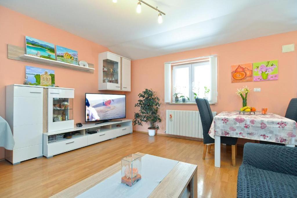 Apartman Eda พูลา ภายนอก รูปภาพ