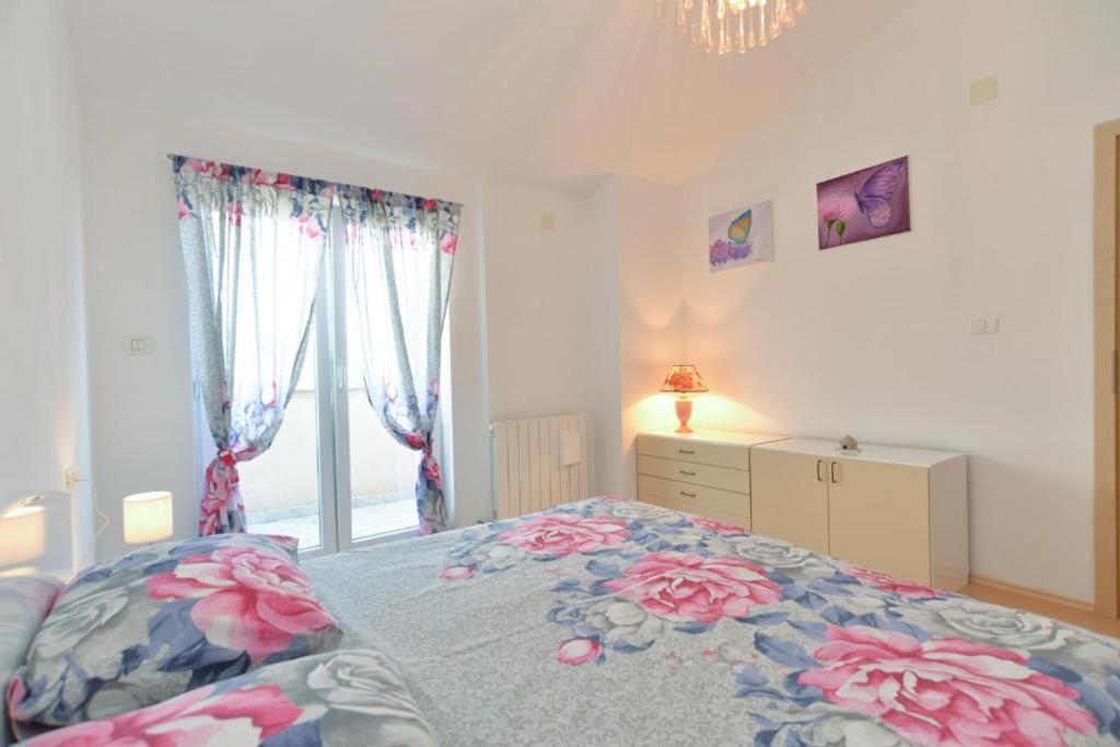 Apartman Eda พูลา ภายนอก รูปภาพ
